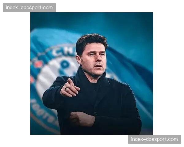 第70分钟,切尔西连换三人,波切蒂诺试图扭转场上被动局面 第70分钟,切尔西连换三人,波切蒂诺试图扭转场上被动局面