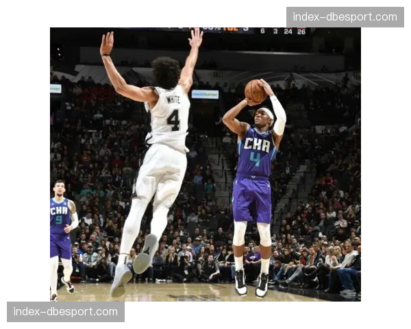 通讯：从垫底到中游——黄蜂队三月防守效率的巨大飞跃之路