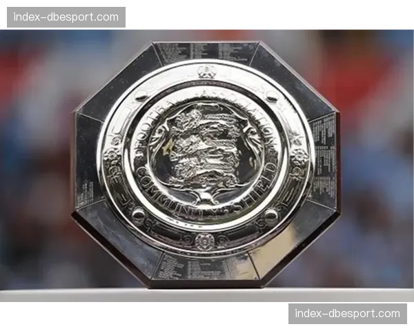 通讯：一座奖杯的传承——社区盾奖杯巡回展抵达曼彻斯特